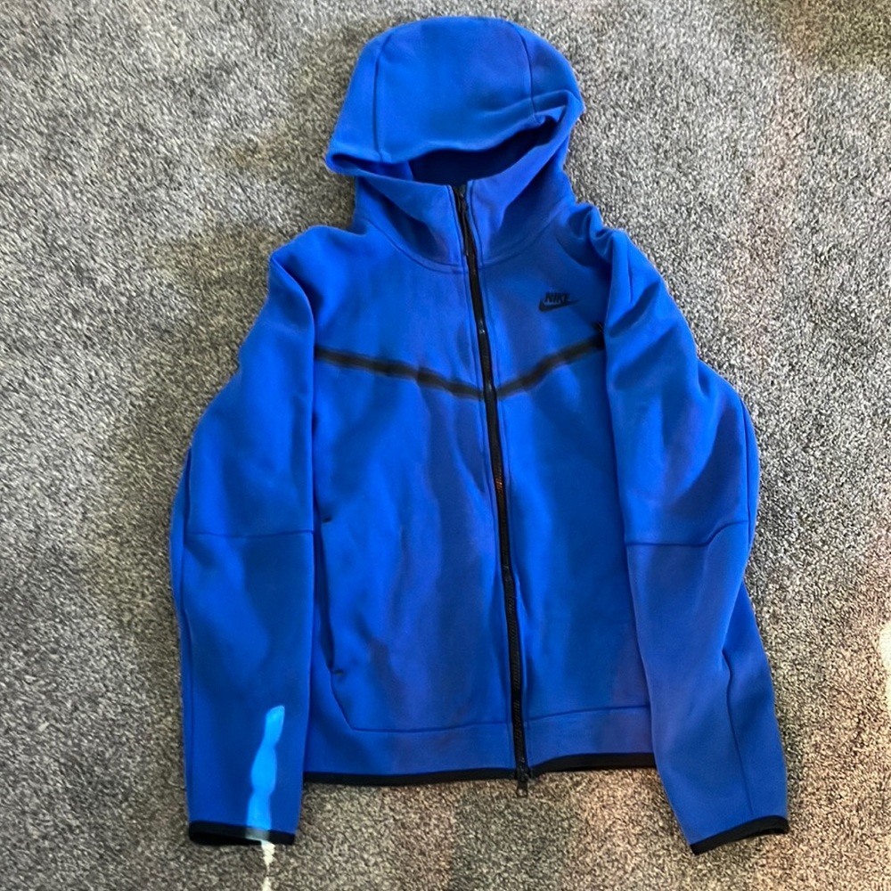 Royal blue Nike tech